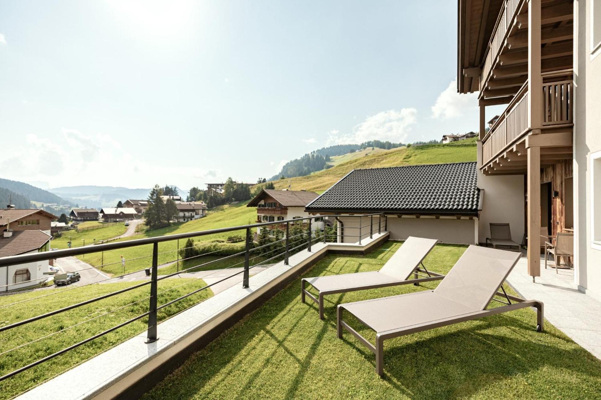 Luxury Chalet Plazola Aparthotel Selva di Val Gardena Exterior photo